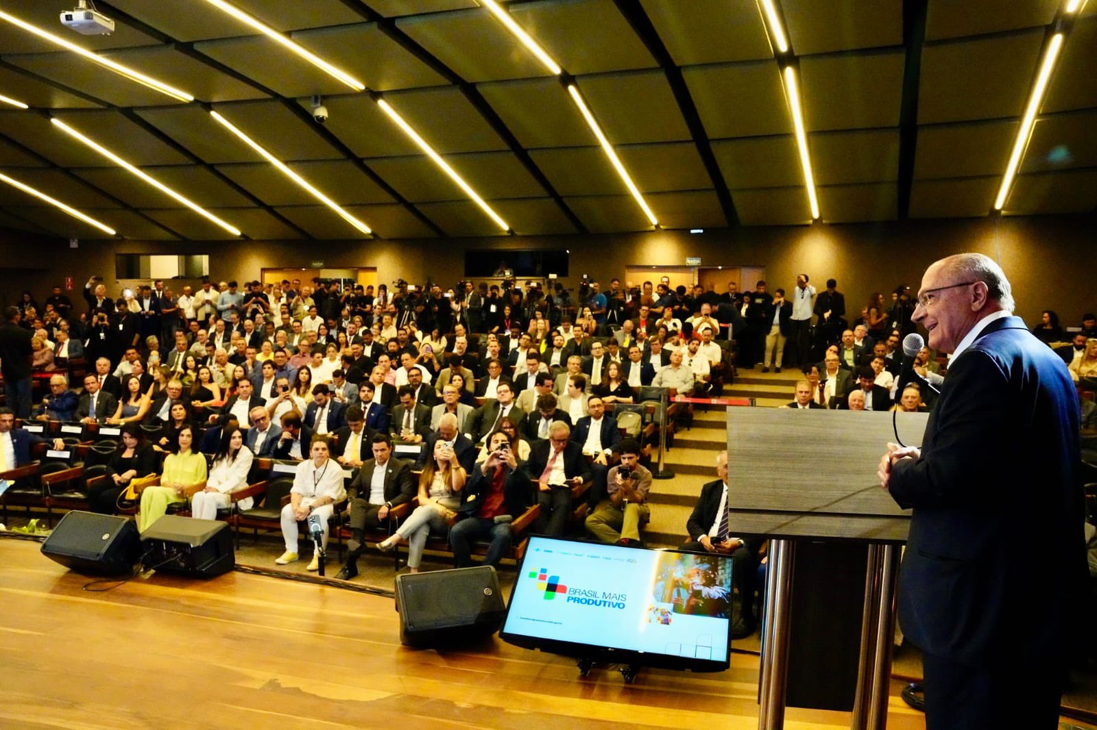 Presidente em exerc´ício participou do Roadshow Brasil Mais Produtivo, evento que reuniu gestores de micro, pequenas e médias empresas em Campina Grande (PB) para debater formas de ampliar a competitividade da indústria nacional